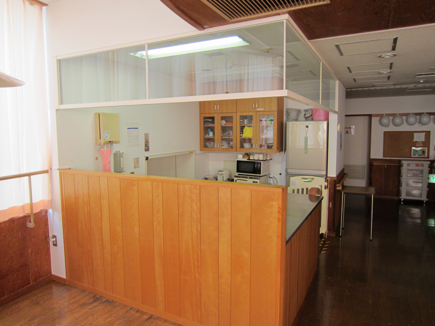 世田谷区立 芦花ホーム 間仕切り戸取付 東京都昭島市 内装 リフォームのアイル